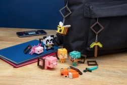 Figur mit Minecraft-Motiv