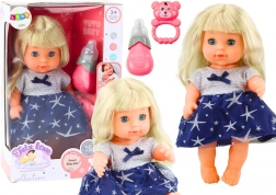 Puppe im Matrosenkleid