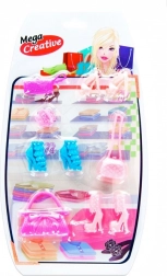 Set aus Schuhen und Handtaschen für die Puppe