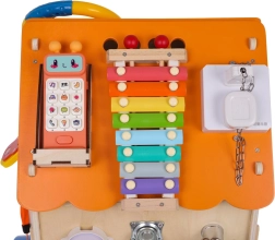 Multifunktionales interaktives Holzhaus