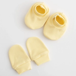 Baby-Baumwollset – Schühchen und Fäustlinge gelb 0–6 M