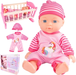 Babypuppe mit Wiege