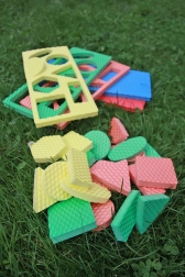 Geometrische Formen in Schaumstofftafeln