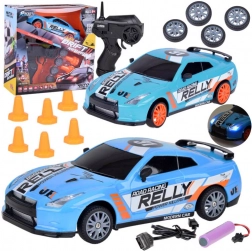 RC-Driftauto mit Fernsteuerung 1:24 mit Kegeln und Ersatzrädern