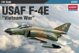 Plastikmodell des Flugzeugs USAF F-4E Vietnamkrieg 1/32