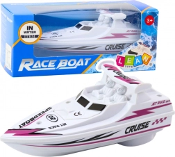 Weißes Motorboot mit Batterien