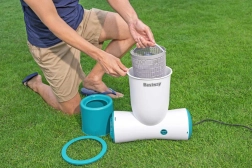 Filterpumpe mit Skimmer BESTWAY FlowClear Skimatic 3974 l/h + Ersatzfilter