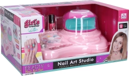 Nagelstudio mit Lampe und Verzierungen