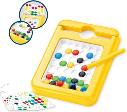 Tafel mit bunten Magneten