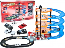 Parkhaus mit Rundstrecke und Autos