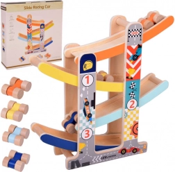 Holz-Autorennbahn mit Rutsche