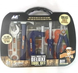 Set aus Kunststoff-Werkzeugen für Kinder