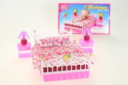 Glorie Puppenschlafzimmer mit leuchtenden Lampen