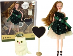 Puppe Emily mit weißem Kätzchen und hölzernem Herzen