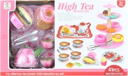 Teeset mit Geschirr aus Blech