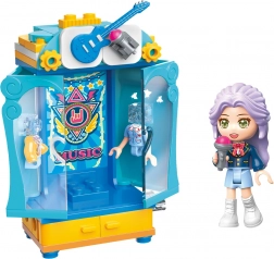 Qman UNA Kleiderschrank der Sängerin