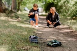 Starx RC-Panzer mit Infrarot-Schlacht 2,4 GHz – Set mit 2 Stück
