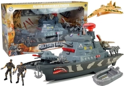 Militärschiff mit Basis, Lichtern und Sounds