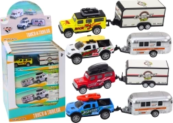 Geländewagen mit Wohnwagenanhänger