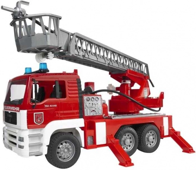 Feuerwehrauto MAN mit Wasserpumpe und Leiter