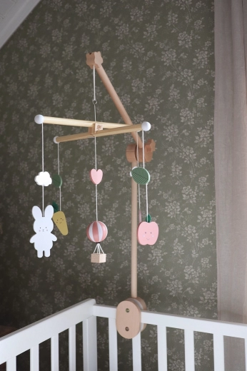 Geeignet über dem Babybett und dem Wickeltisch