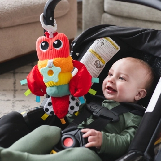 Praktische Befestigung am Kinderwagen und an der Babyschale