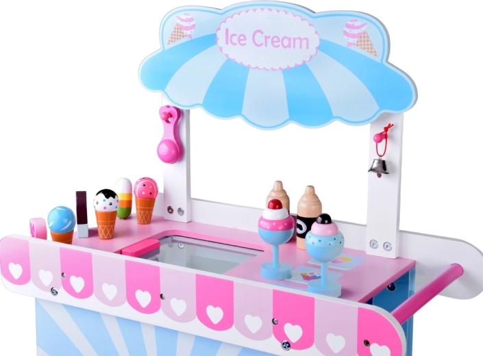 Realistisches Zubehör für kreatives Spiel