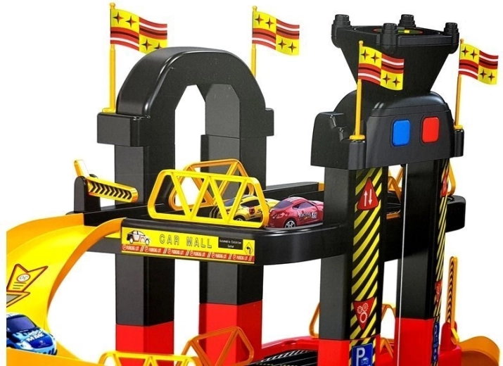 Funktionierender Aufzug mit Lichtern