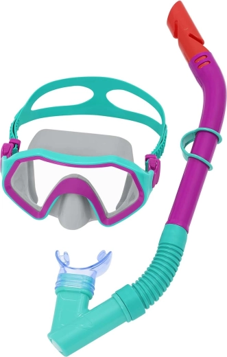 Breites und klares Sichtfeld unter der Wasseroberfläche