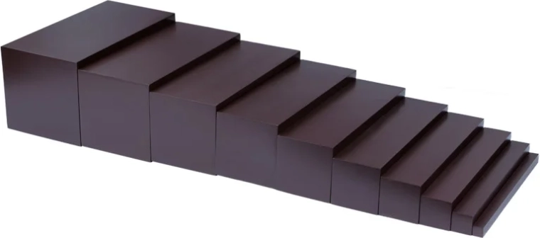Moyo Montessori Braune Treppe aus Buchenholz