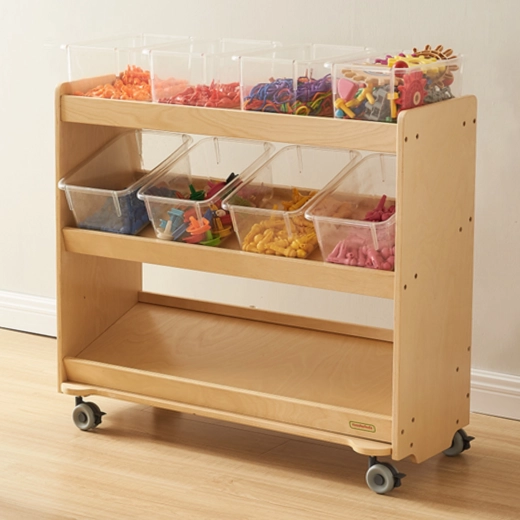 Schräge Ablagen für schnellen Überblick