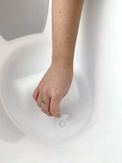 Praktischer Stopfen zum schnellen Ablassen des Wassers