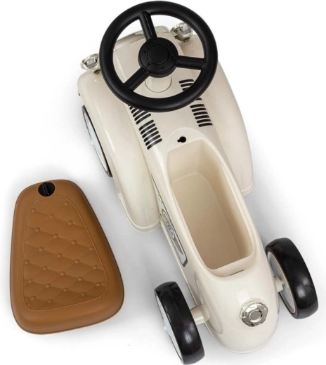 Stauraum unter dem Sitz