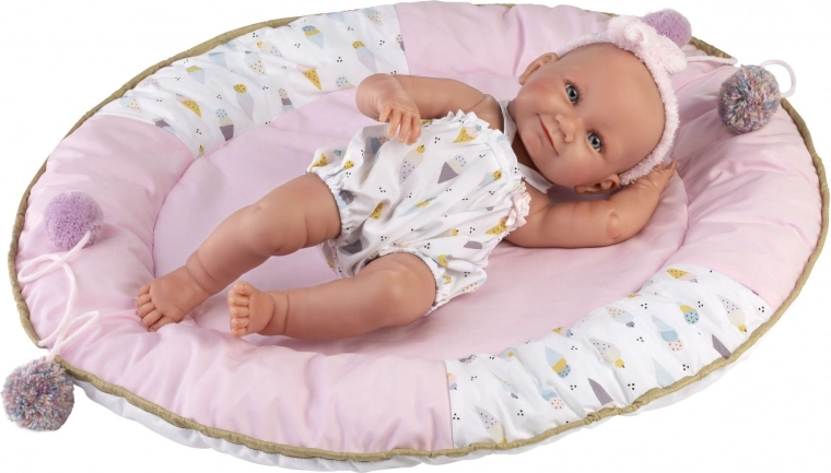 Realistisch ausgearbeitete Babypuppe