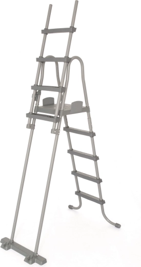 Rutschfeste Stufen und stabile Handläufe