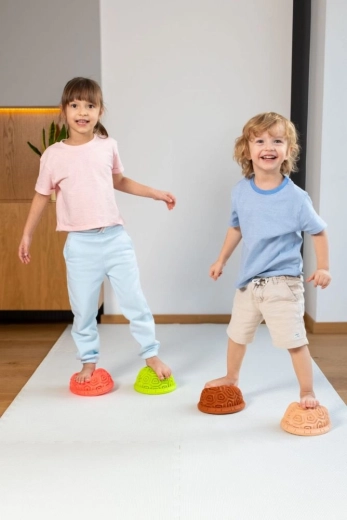 Spielerisches Balancetraining für Kinder und Erwachsene