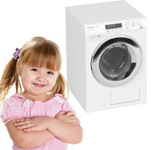 Öffnende Tür und rotierende Trommel