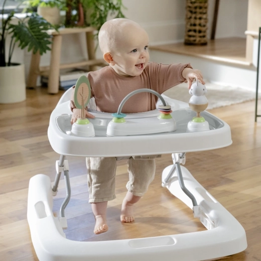 3-in-1: Lauflernhilfe, Schiebefunktion und Spieltablett