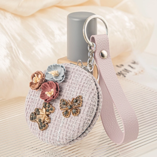 Taschenspiegel Schmetterlingstanz mit lavendelfarbenem Tweed und Frühlingsblumen