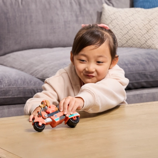 Actionfahrt mit drehenden Rädern