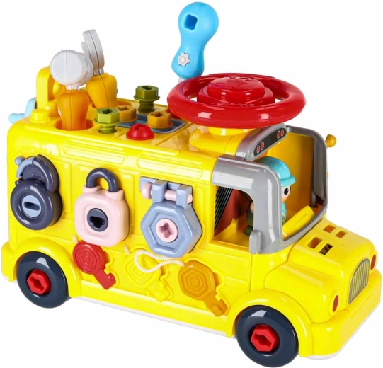 Fahrender Bus voller Aktivitäten