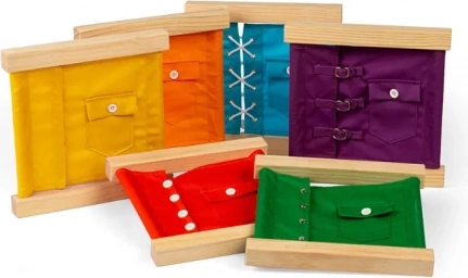 Bigjigs Toys Anziehen lernen – Montessori Verschlussrahmen
