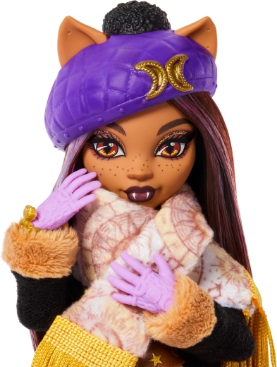 Clawdeen Wolf im Winterlook mit Accessoires