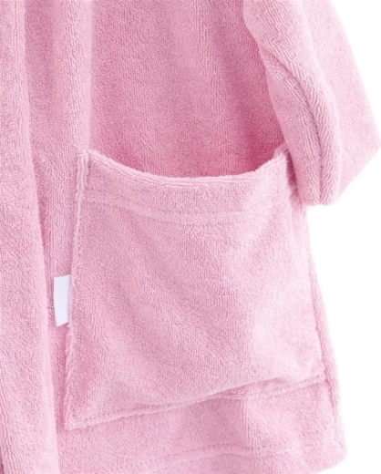 Eingenähter Gürtel und tiefere Tasche