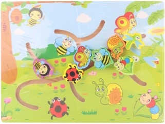 Holzlabyrinth mit Tieren