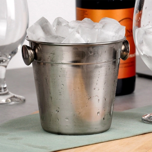 Stilvolles Servieren von Getränken