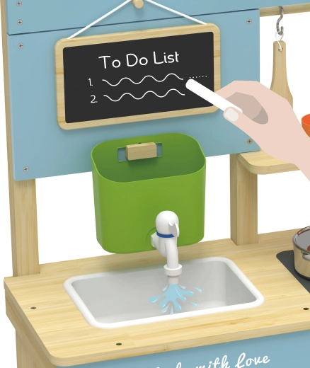 Echtes Wasserspiel mit Tank und Spüle