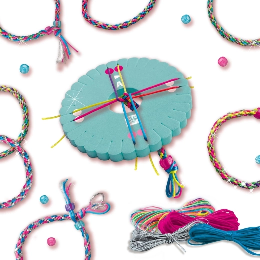 Bunte Bänder und Perlen für ein originelles Design