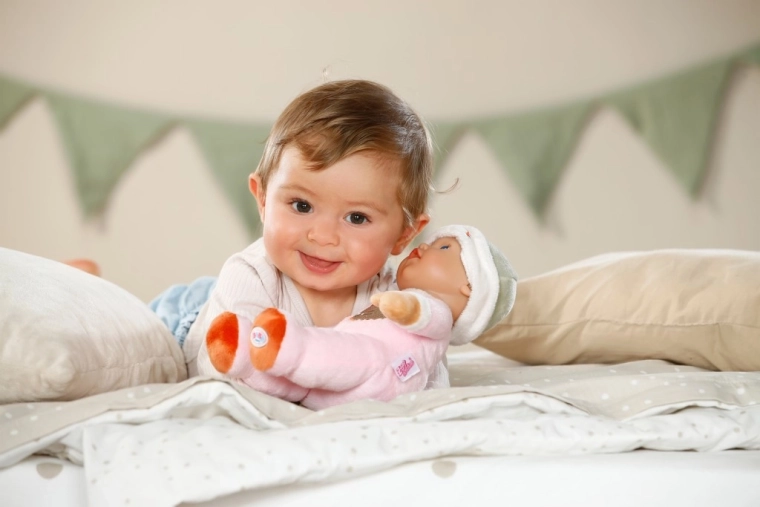 Integriertes Rasselchen für sanfte Stimulation