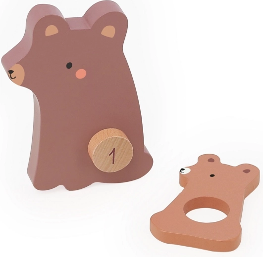 Robustes Holz und zartes Design von Sarah Betz